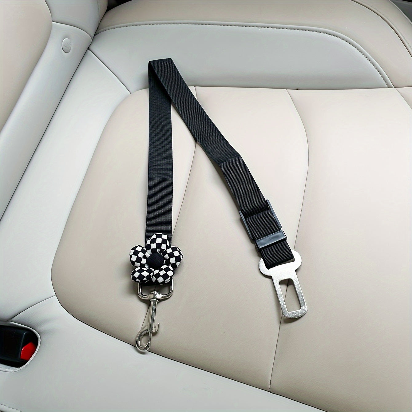 Ceinture de sécurité réglable pour animaux de compagnie – Polyester durable avec jolie breloque en forme de fleur pour la sécurité des chiens et des chats