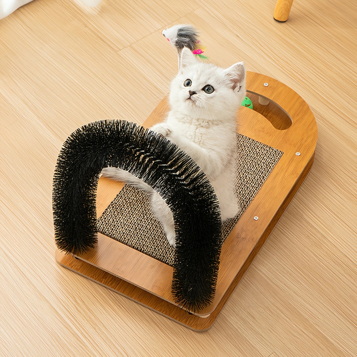 Planche à gratter multifonctionnelle 4 en 1 pour chat – Tapis à gratter en carton avec brosse à cheveux arquée et jouet en forme de balle pour chat