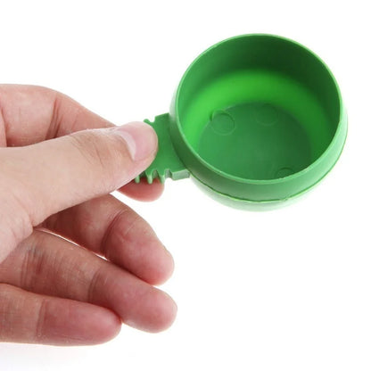 Lot de 3 mini bols à eau et nourriture en plastique vert pour perroquets, cage à oiseaux, pigeons, tasse à sable, outil d'alimentation, accessoire